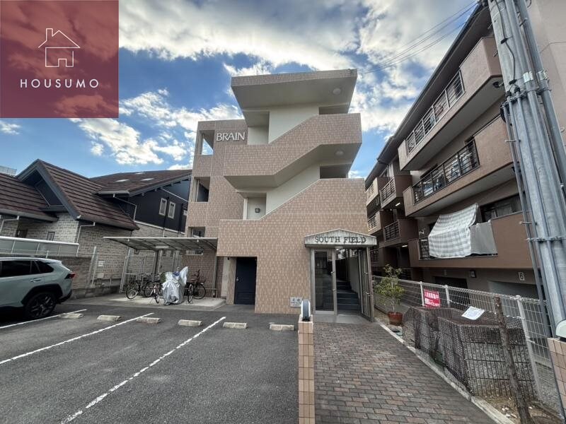 物件外観写真1　(外観もきれいです)