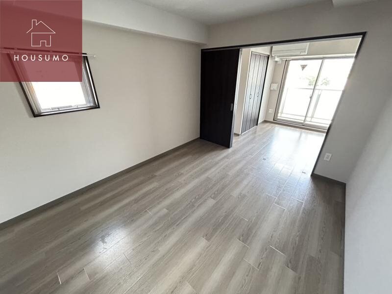 物件内観写真16　(ゆったりとした居間です)