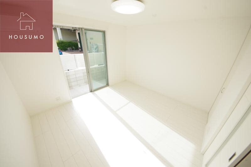 物件内観写真5　(おしゃれな居間です)