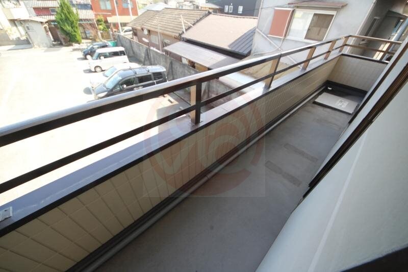 物件内観写真13　(バルコニーがあります)