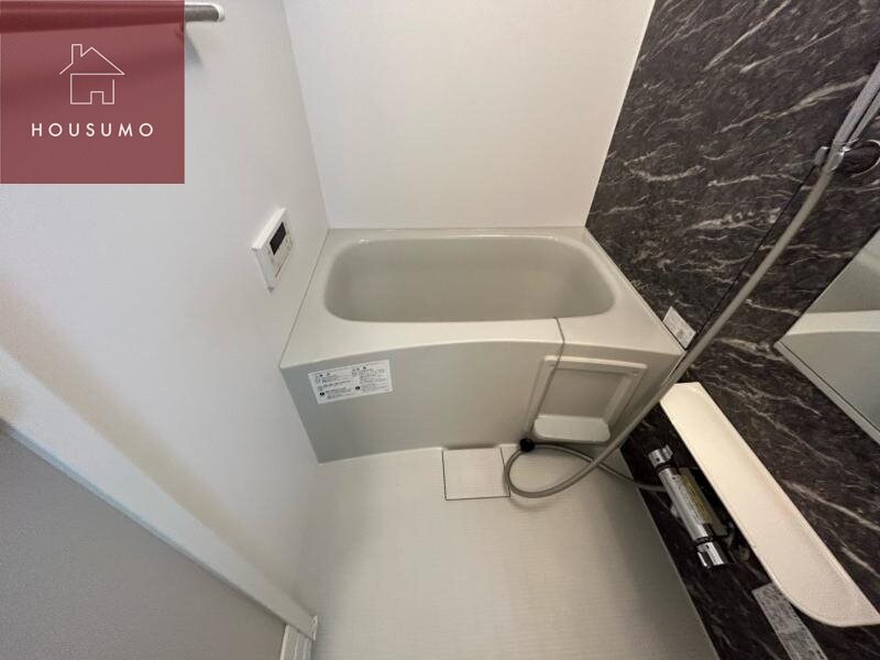 物件内観写真6　(日々の疲れを癒すお風呂付です)