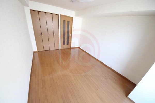 寝室(使い勝手のいい寝室です)