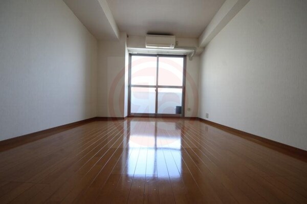 寝室(使い勝手のいい寝室です)