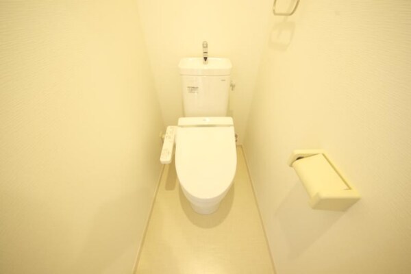 トイレ(ゆったりとした空間のトイレです)