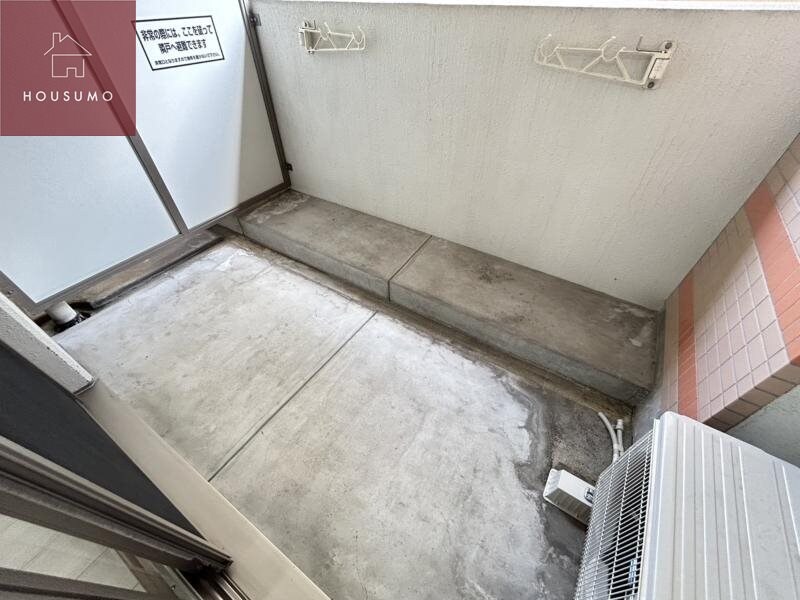 物件内観写真14　(バルコニーからの眺めを楽しみながら食事をしませんか)