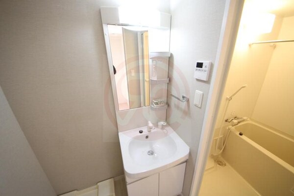 独立洗面台(朝の身支度には欠かせない独立洗面化粧台)