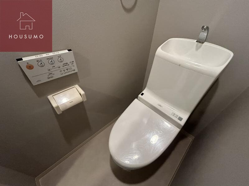 物件内観写真10　(収納もある玄関です)