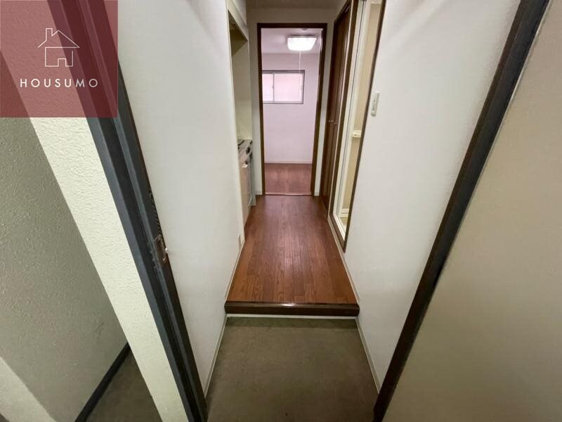 物件内観写真28　(ゆったりとした玄関です)