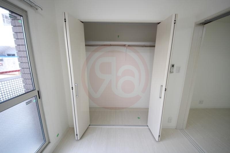 物件内観写真17　(たっぷりとした収納スペースです)