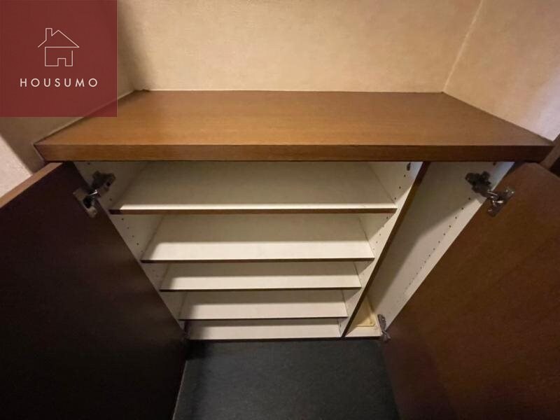 物件内観写真28　(たっぷりとした収納スペースです)