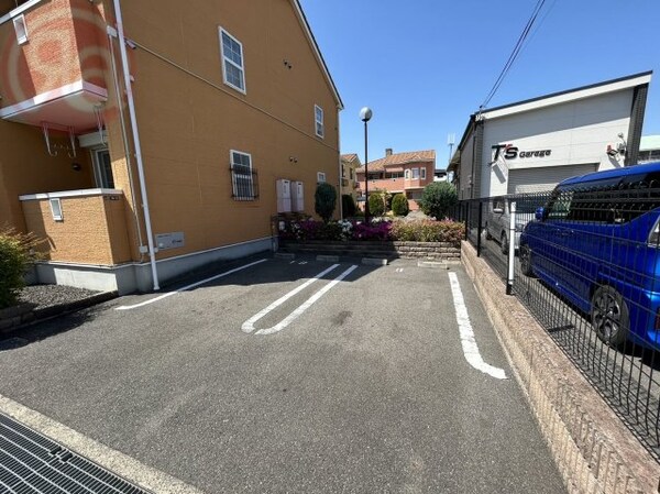 駐車場(駐車スペースもあります)