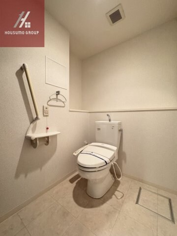 物件内観写真9　(コンパクトで使いやすいトイレです)