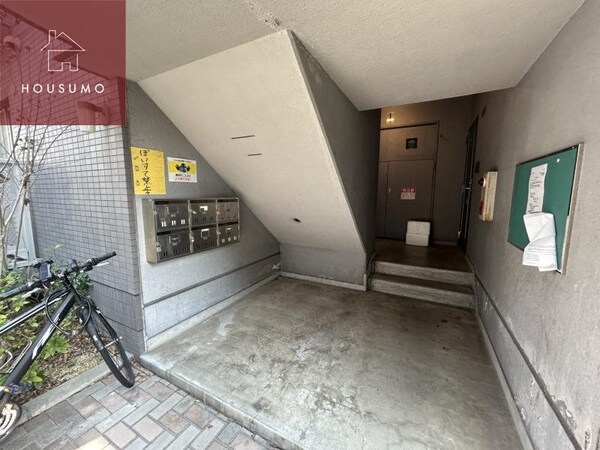 エントランス(建物の内部です)