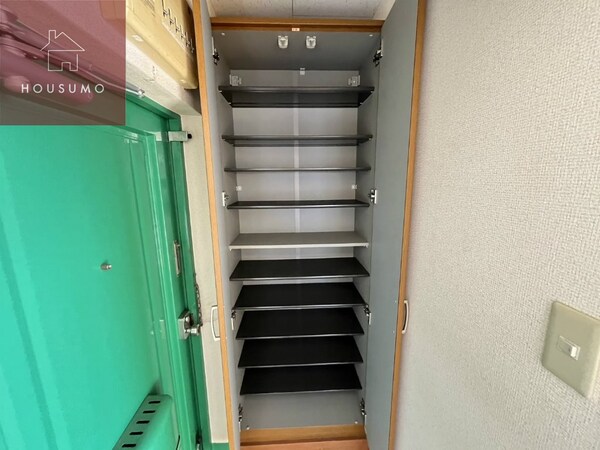収納(便利な収納スペースです)