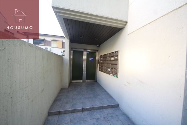 物件外観写真2　(毎日通るエントランスはこのようになっています)