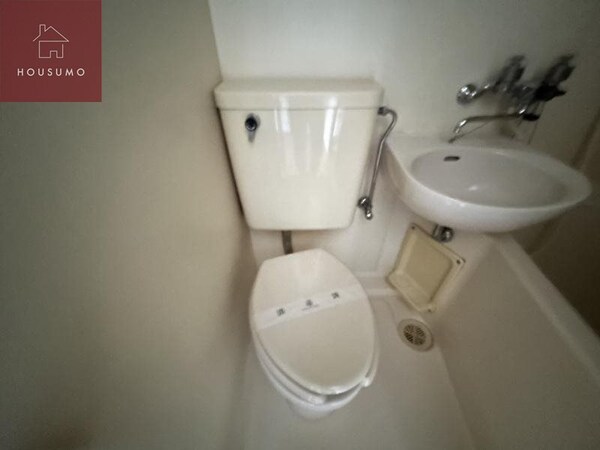 トイレ(シンプルで使いやすいトイレです)