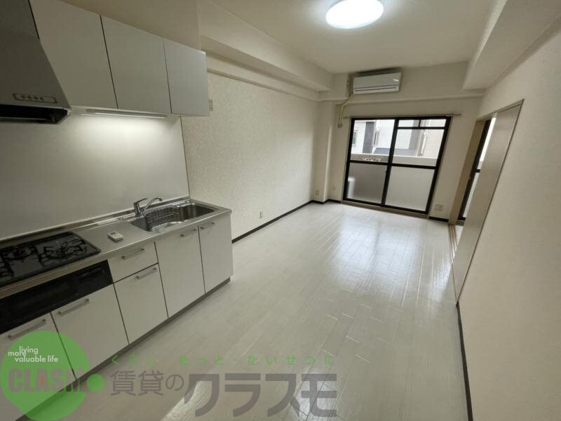 物件内観写真4　(ゆったり過ごせる居間です)