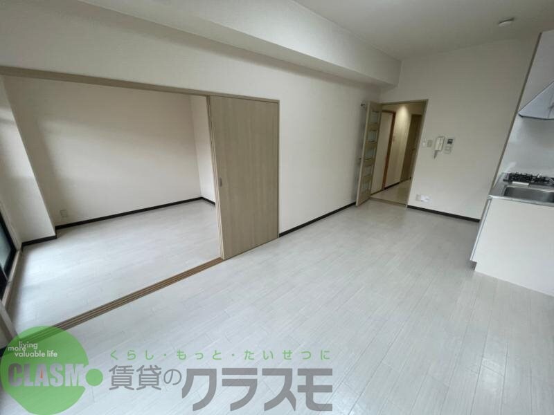 物件内観写真16　(ゆったりとした居間です)