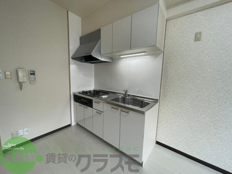 物件内観写真17　(コンパクトなキッチンで掃除もラクラク)