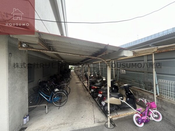 建物設備(明るい玄関です)
