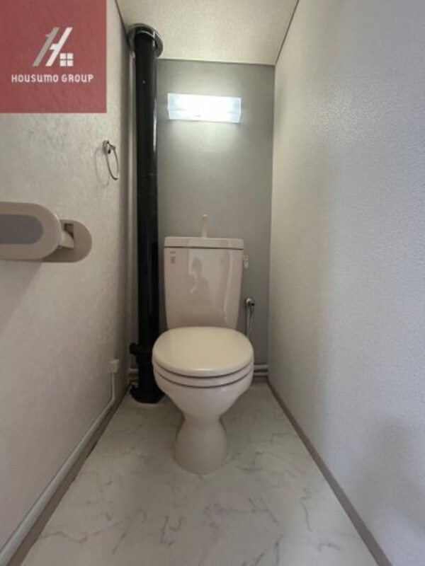 トイレ(落ち着いた色調のトイレです)