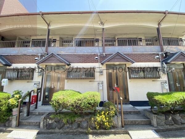 物件外観写真2　(外観は落ち着いています)