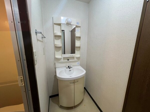 独立洗面台
