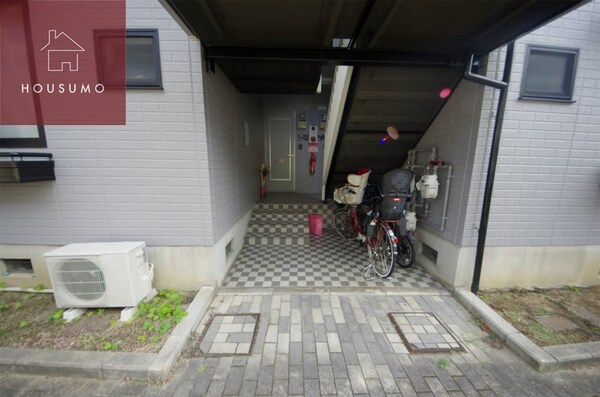 エントランス(清潔なエントランスです)