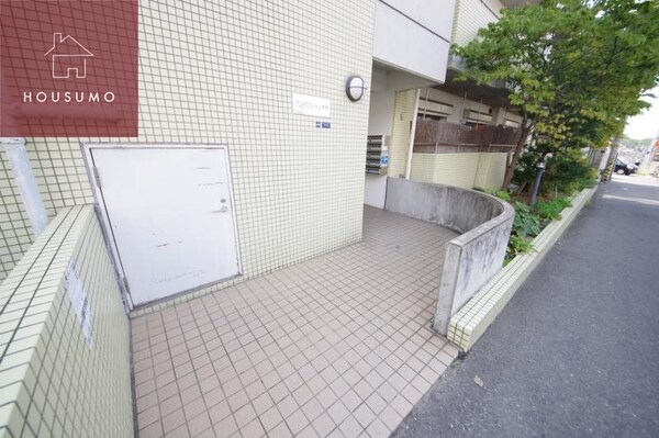 エントランス(清潔なエントランスです)