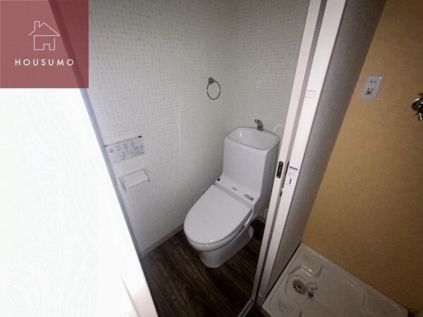 トイレ(コンパクトで使いやすいトイレです)