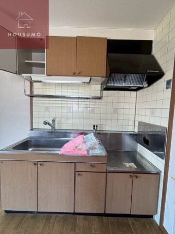 物件内観写真8　(コンパクトなキッチンで掃除もラクラク)