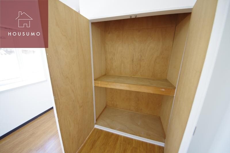 物件内観写真8　(大きなスペースがあり、収納には困りません)