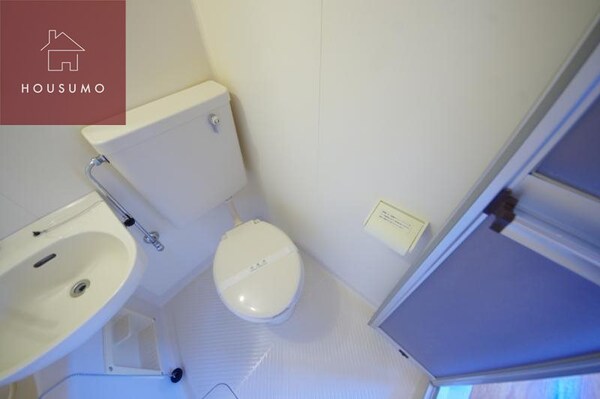 トイレ(コンパクトで使いやすいトイレです)