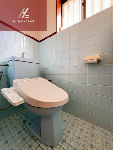 物件内観写真6　(ゆったりとした空間のトイレです)