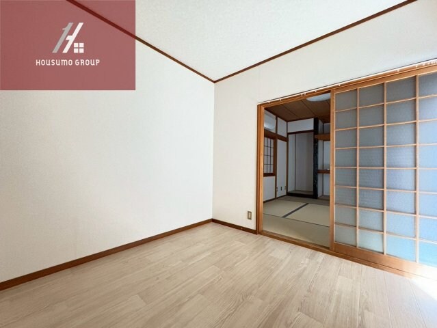 物件内観写真18　(ゆったりとしたリビングです)