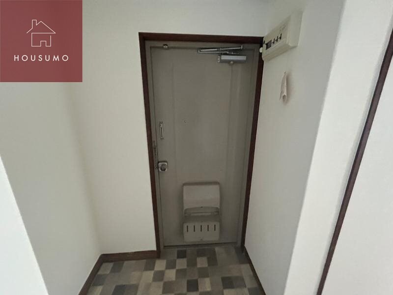 物件内観写真10　(明るい玄関です)