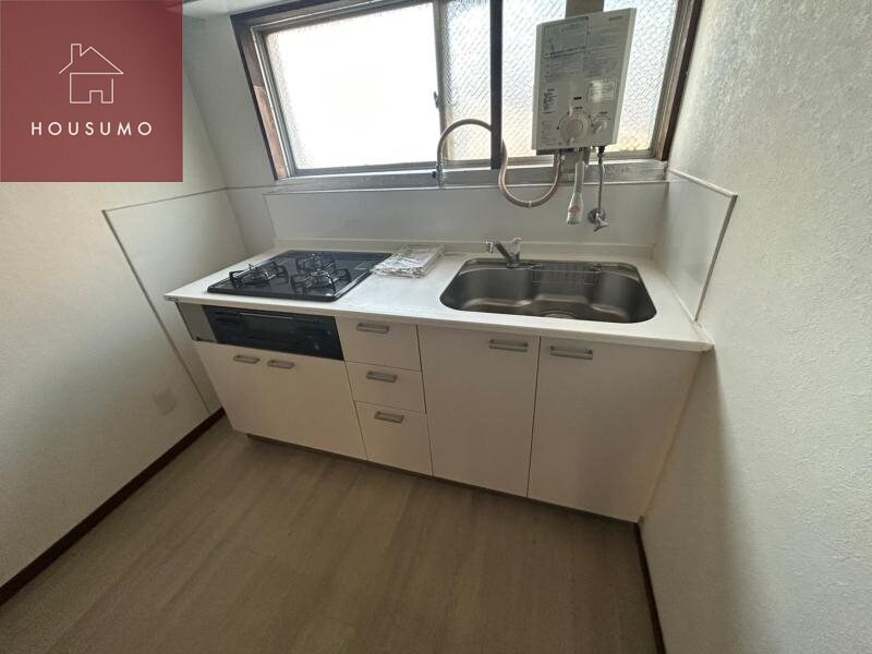 物件内観写真17　(コンパクトなキッチンで掃除もラクラク)