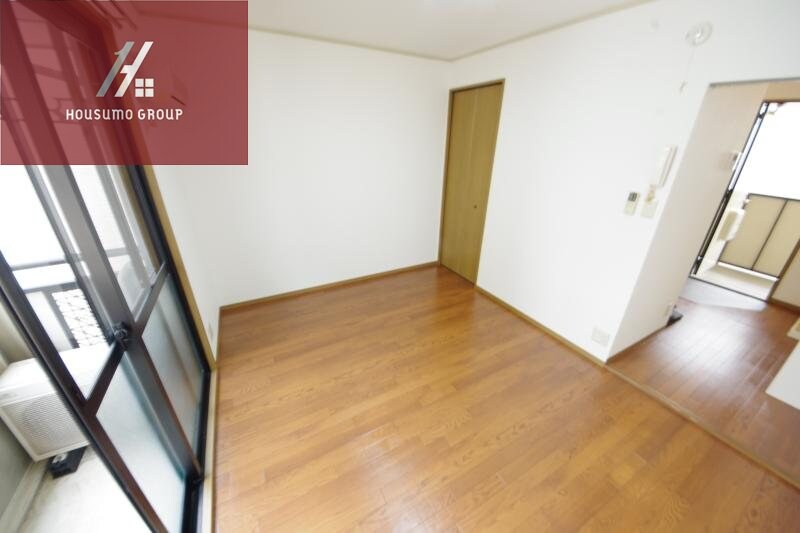 物件内観写真5　(使いやすい居間です)