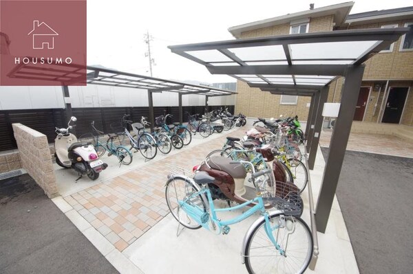 駐車場(駐車場に車を止められます)