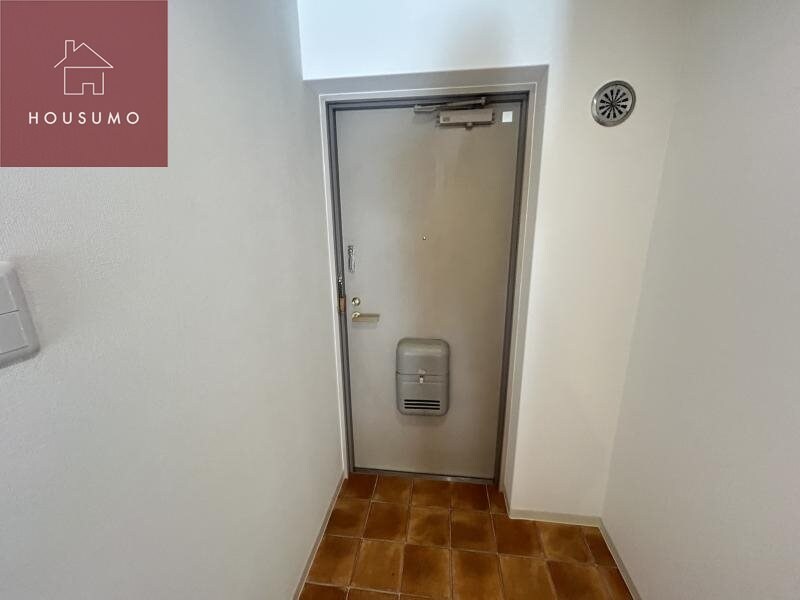 物件内観写真24　(明るい玄関です)