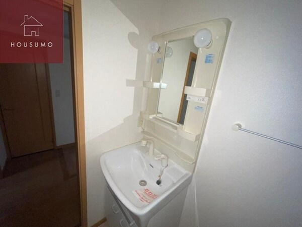 独立洗面台(同施工会社・同型モデルの室内です。（参考写真・イメージ写真）)