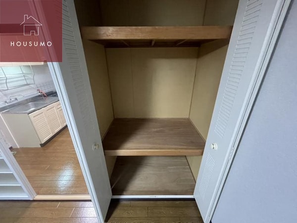 収納(小物を収納するのに便利です)