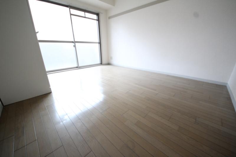 物件内観写真2　(使いやすいリビングです)