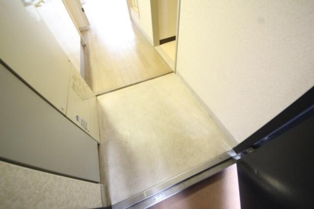 物件内観写真7　(シンプルで使いやすい玄関です)