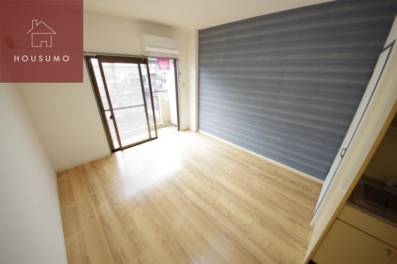 物件内観写真6　(ゆったり過ごせる居間です)