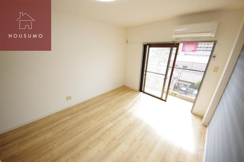 物件内観写真16　(ゆったりとしたリビングです)