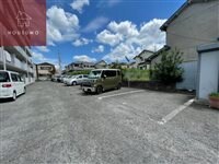 物件外観写真4　(駐車場があるので、車を買う予定の方も安心です)