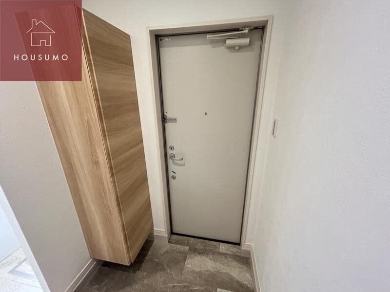 物件内観写真9　(収納もある玄関です)