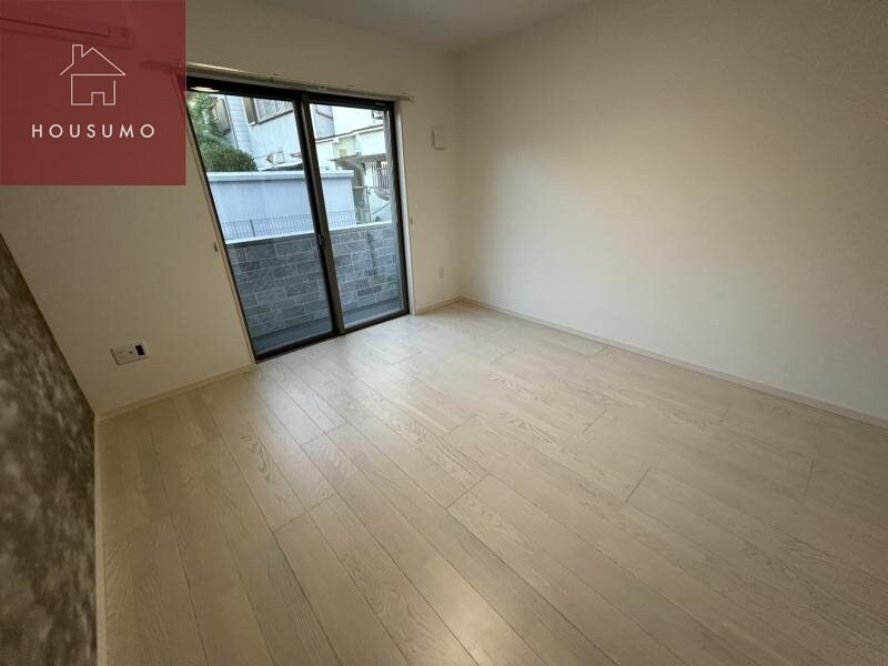 物件内観写真23　(個人の部屋や寝室として使える洋室です)