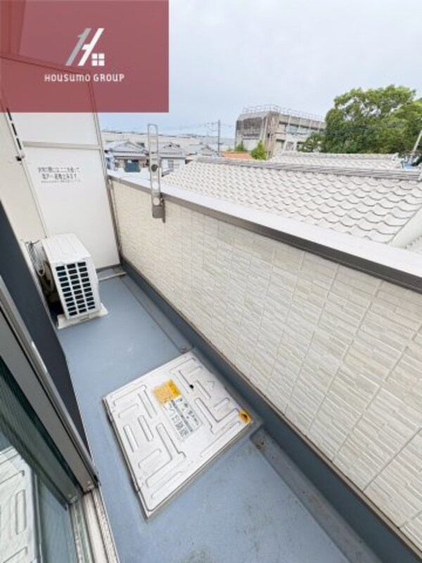 バルコニー(バルコニーからの眺めを楽しみながら食事をしませんか)